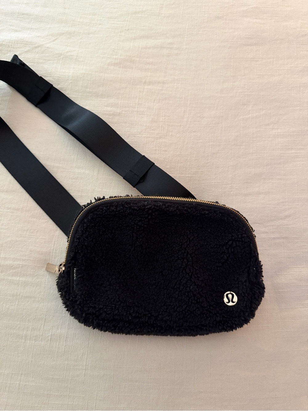Lululemon Everywhere Belt Bag 1L
Fleece